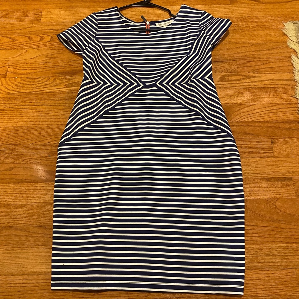 Jessica Simpson maternity size M